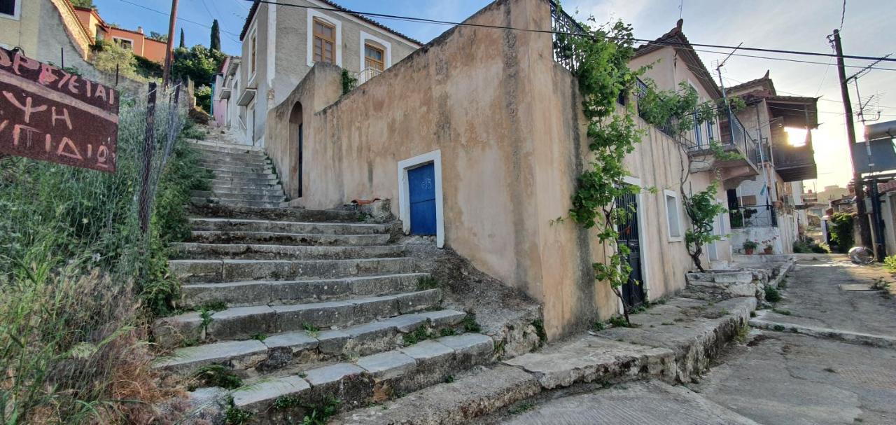 Traditional Hillside Cottage Gythio Exterior foto